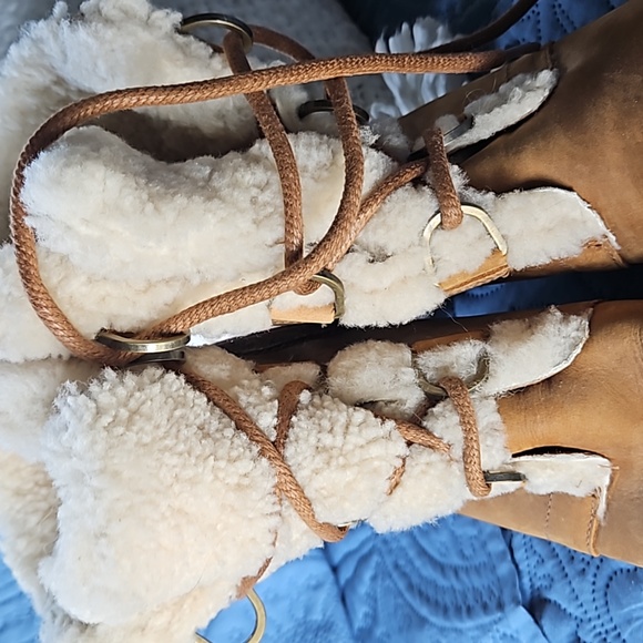 Sorel boots - Picture 10 of 11